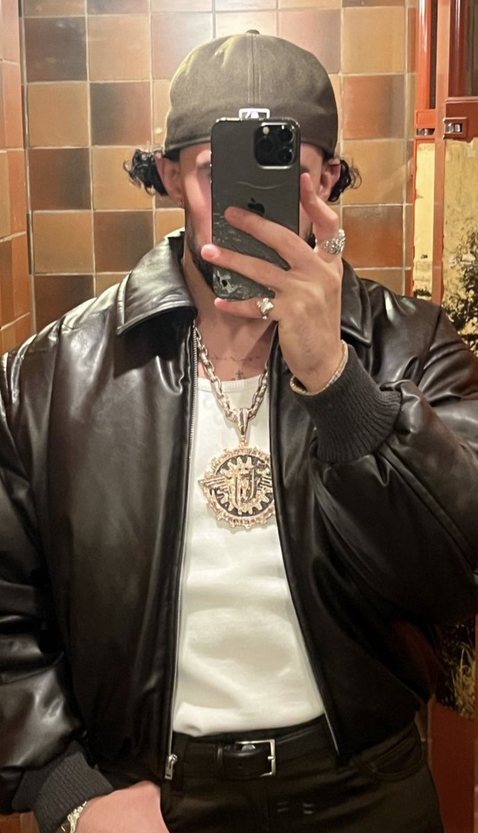 ArchiveBenito's tweet photo. Bad Bunny en sus historias de Instagram. 🖤 https://t.co/jnI8vbvGLN