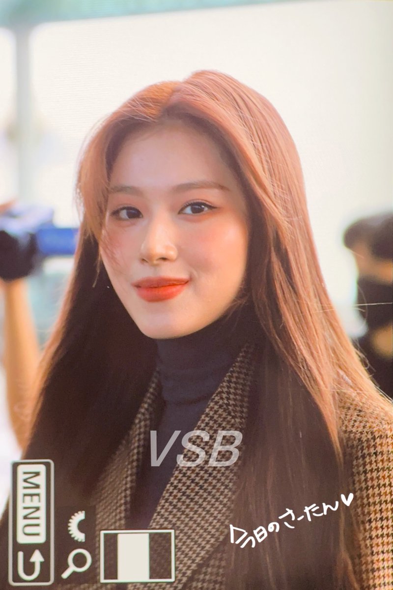 VSB_1229's tweet photo. 230919 ICN

가을가을🍂🤎

#트와이스 #TWICE #사나 #SANA #サナ https://t.co/EA1pTK5ieQ