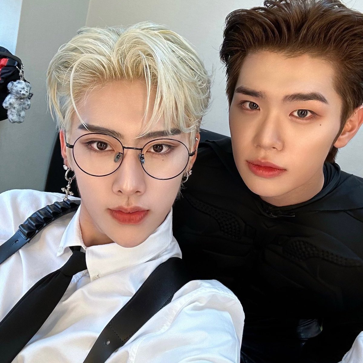 archivetaerae's tweet photo. taerae with his brothers🤍 https://t.co/WOR31bssnl