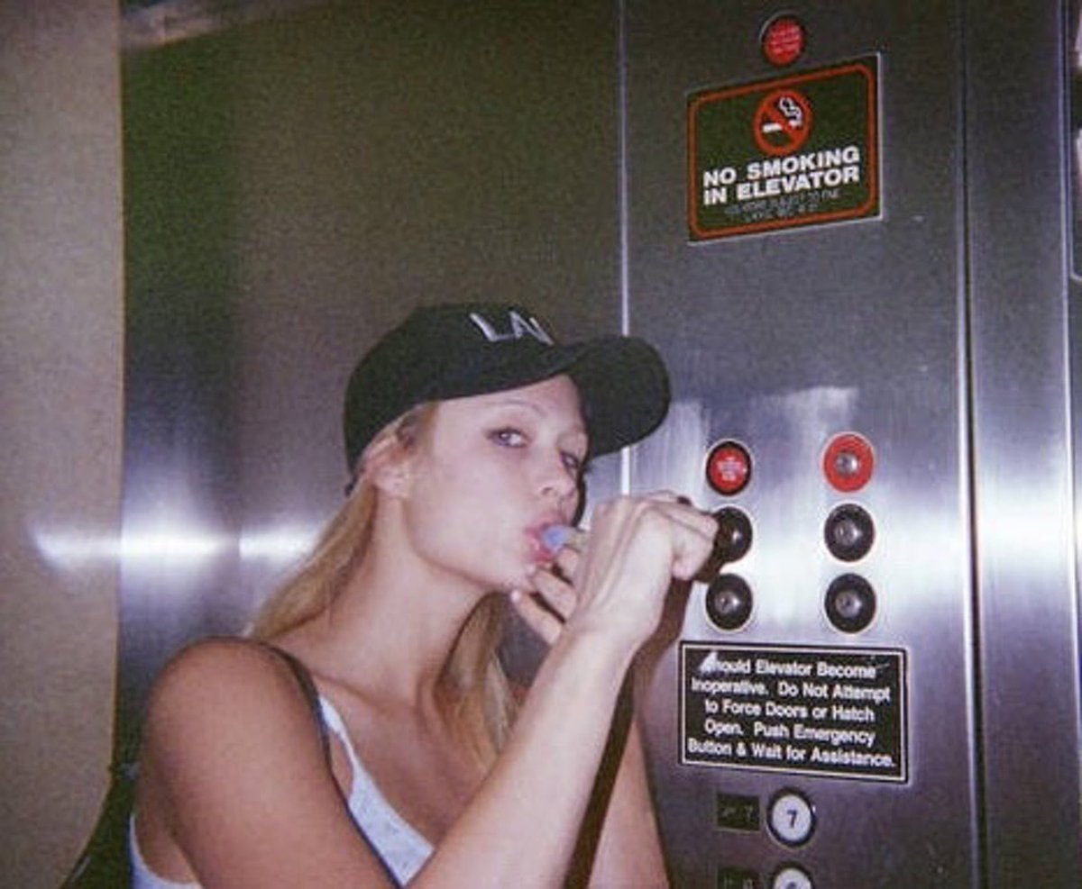 lohanisgod's tweet photo. paris hilton smoking weed in the early 00s https://t.co/MEHftL6xRa