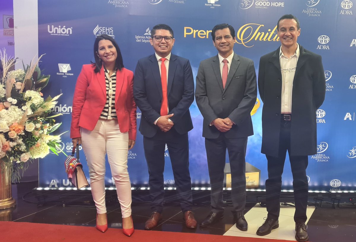 cristinaq's tweet photo. Gracias a la @UPeUOficial por la invitación al #PremioInitium. La excelencia y la integridad son base de una formación universitaria. 

p.d. Me gustó ver a @MartinSaldanaD el Gerente General de #ProductosUNION una marca muy querida para @consumer_truth https://t.co/IXZKKnfgUr