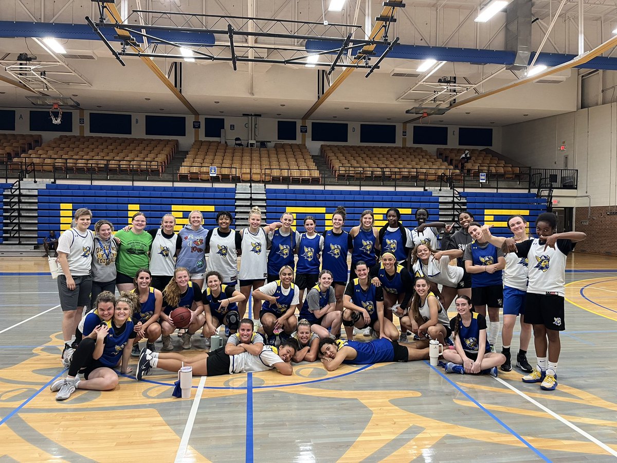 bcswedeswbb's tweet photo. First day of practice ✅ https://t.co/jttcMJrwkj