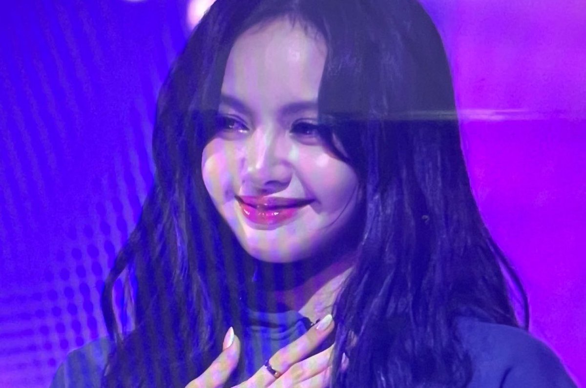 TeamLisaPH's tweet photo. Sending love to Lisa fanbases, streaming teams, and all of you who have been so dedicated in streaming for LISA. Hats off 🫡🥂

LALISA 1ST KPOP SOLOIST
LISA 1ST KPOP FEMALE ACT
#MoneySpotifyBillionClub https://t.co/nIi40z2ecK