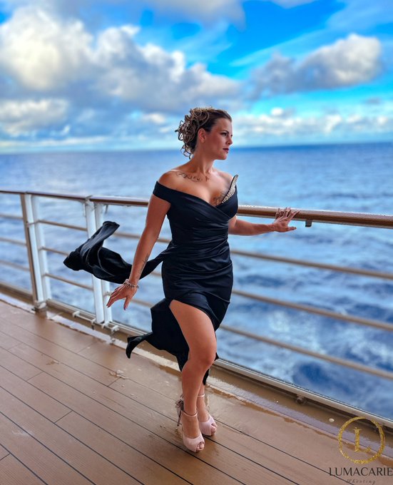 Apr&egrave;s une journ&eacute;e en mer je vous partage notre soir&eacute;e d&rsquo;hier 🔥 @LumaCarie1   Bisous mes lapins   #croisiere<a href="/tag/actress"class="tags"><span>#actress</span></a><a href="/tag/travel"class="tags"><span>#travel</span></a><a href="/tag/croisiere"class="tags"><span>#croisiere</span></a>