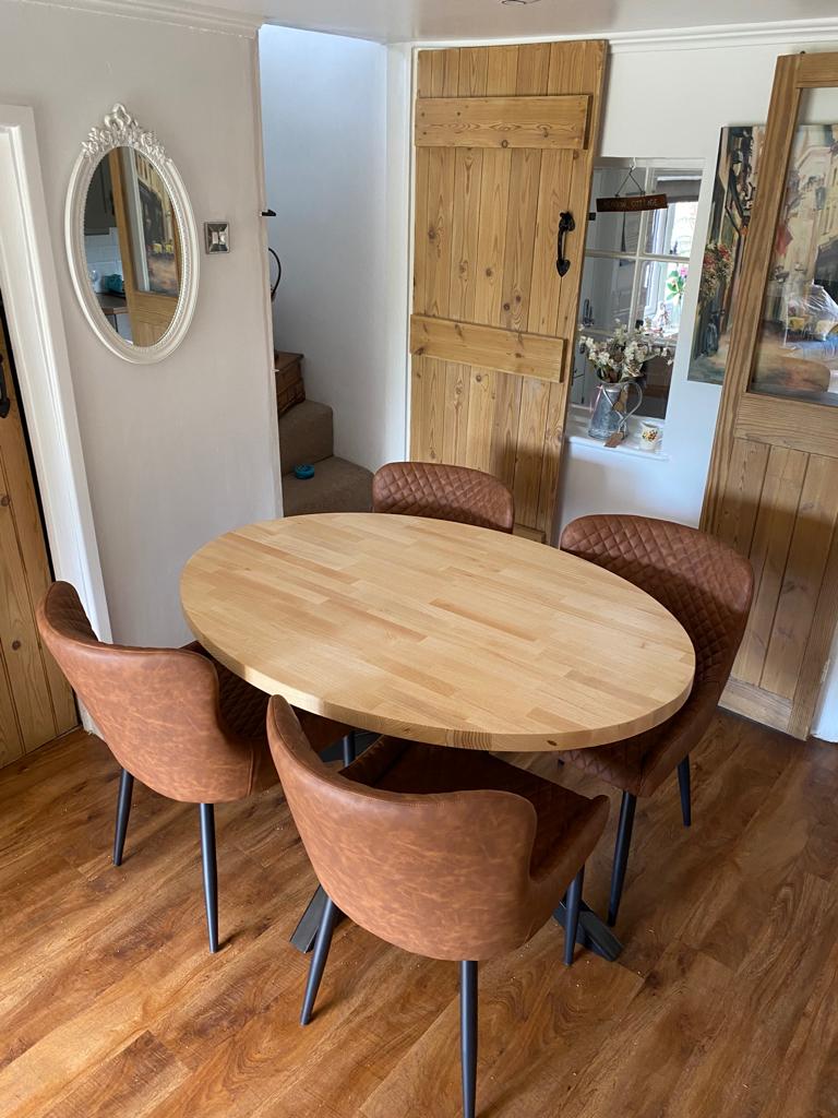 mandjproducts2's tweet photo. Another stunning bespoke dining table manufactured and delivered locally, made to fit perfectly into this beautiful traditional farmhouse.
Satin black frame complete with an ash table top.
For further information contact
📷 01246 826363, option 1
📷 mandjprod@outlook.com https://t.co/uDCUZsAvVx