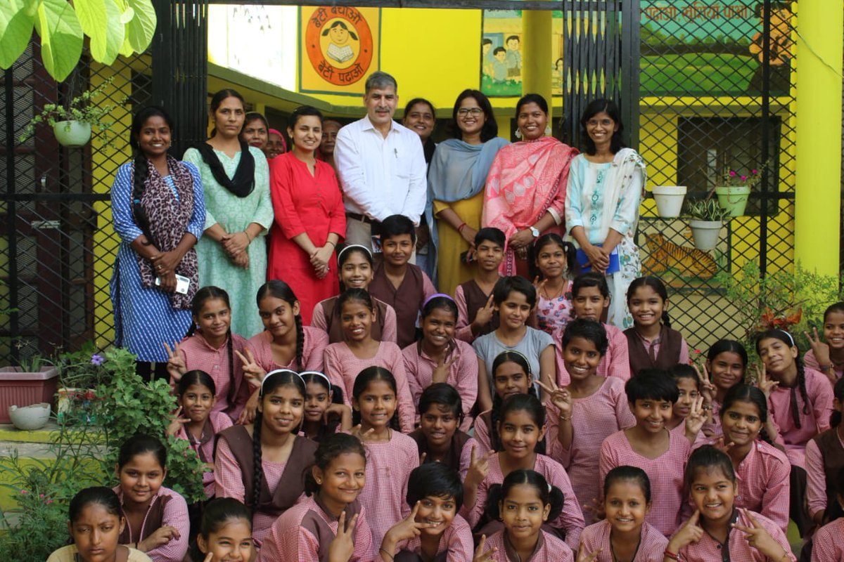 basicshiksha_up's tweet photo. आज वरिष्ठ विशेषज्ञ राज्य परियोजना निदेशक कार्यालय श्री मुकेश कुमार जी व जिला बेसिक शिक्षा अधिकारी बागपत आकांक्षा रावत ने कस्तूरबा गांधी बालिका विद्यालय भभीसा, कांधला, जनपद शामली का निरीक्षण किया।
#UPBasicEducationModel #3yearsofNEP
@UPGovt @CMOfficeUP @thisissanjubjp https://t.co/PQtBRMSL1y