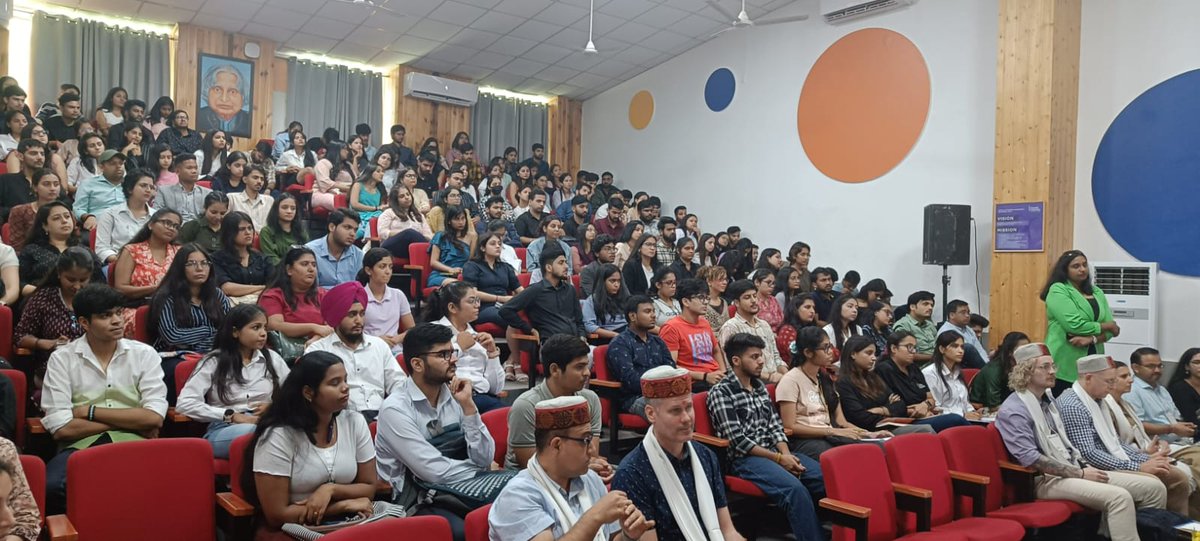 Shoolini University tweet media