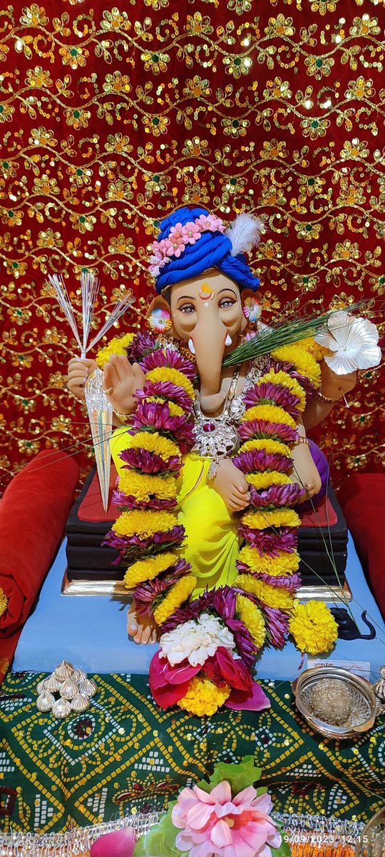 Yash S. Shah (Modi Ka Parivar) (@yashshah3997) on Twitter photo Wishing you a Ganesh Chaturthi filled with the sweet melodies of bhajans and the warmth of family gatherings. May Lord Ganesha's blessings be with you always.
गणपती बाप्पा मोरया
मंगल मूर्ती मोरया...🌺🙏🏻
#GaneshChaturthi <a href="/Urrmi_/">Urrmi</a> <a href="/Naadaan_Chhori/">Saree_ka</a> <a href="/RichaThapliyal3/">Richa Thapliyal</a> <a href="/IshitaJoshi/">𝐈𝐬𝐡𝐢𝐭𝐚 𝐉𝐨𝐬𝐡𝐢 🇮🇳</a> Wishing you a Ganesh Chaturthi filled with the sweet melodies of bhajans and the warmth of family gatherings. May Lord Ganesha's blessings be with you always.
गणपती बाप्पा मोरया
मंगल मूर्ती मोरया...🌺🙏🏻
#GaneshChaturthi <a href="/Urrmi_/">Urrmi</a> <a href="/Naadaan_Chhori/">Saree_ka</a> <a href="/RichaThapliyal3/">Richa Thapliyal</a> <a href="/IshitaJoshi/">𝐈𝐬𝐡𝐢𝐭𝐚 𝐉𝐨𝐬𝐡𝐢 🇮🇳</a>