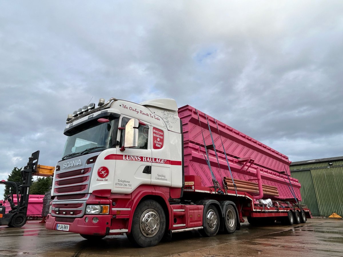 PremierPits's tweet photo. A busy start to the week! 💪🏼 #PremierPits #TheOriginalSteelPit #UKsNumberOne #GarageEquipment #Workshop #HGV https://t.co/EKNnJEGBxX