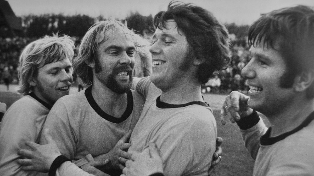 ikstart's tweet photo. 💛🖤 | 118 deilige år med IK Start. Gratulerer med dagen alle sammen! https://t.co/ihSX4MDJa8