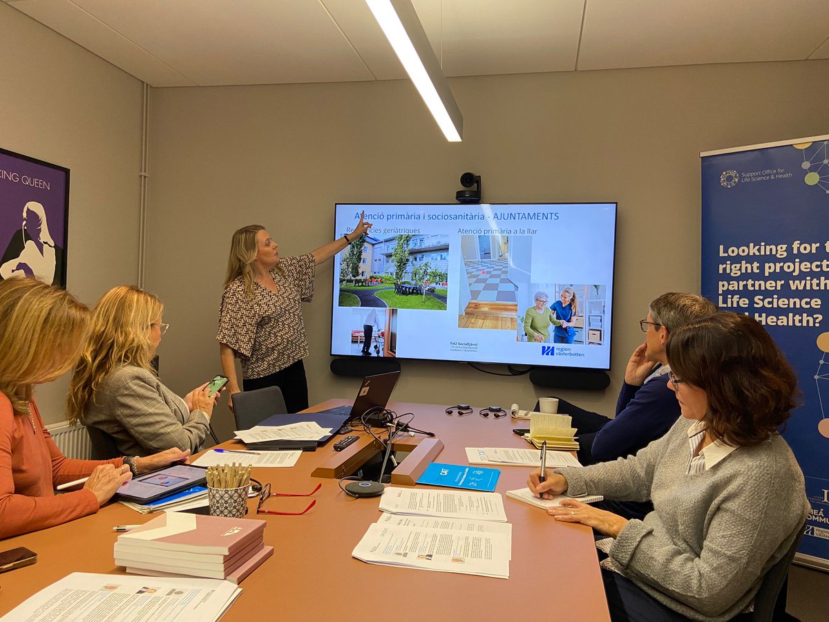 CatalunyaIntl's tweet photo. Segon dia de viatge a Suècia juntament amb @Catalonia_SE per intercanvi de bones pràctiques en salut a zones poc poblades.

Comencem visitant la Universitat d'Umeå on ens reunim, entre d'altres, amb la @WahlstromVannas, la qual ens parla sobre el sistema de salut a Västerbotten. https://t.co/DiuzhejswG
