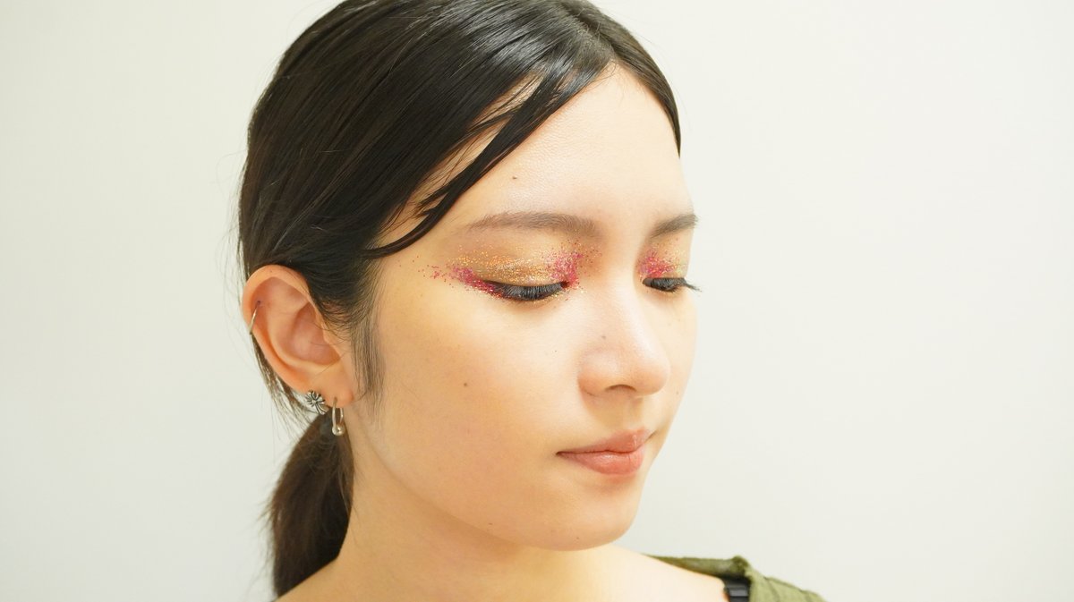 k_beautymode's tweet photo. 【M・A・C】ブランドコスメ特別セミナー💄【ビューティプロデュース学科】

【M・A・C】シニアアーティストの池田ハリス留美子さんから、「#MACTREND　最新トレンドメイク」の技術を教えていただきました！

https://t.co/c2PJrswxYG https://t.co/55mFOzWRlp
