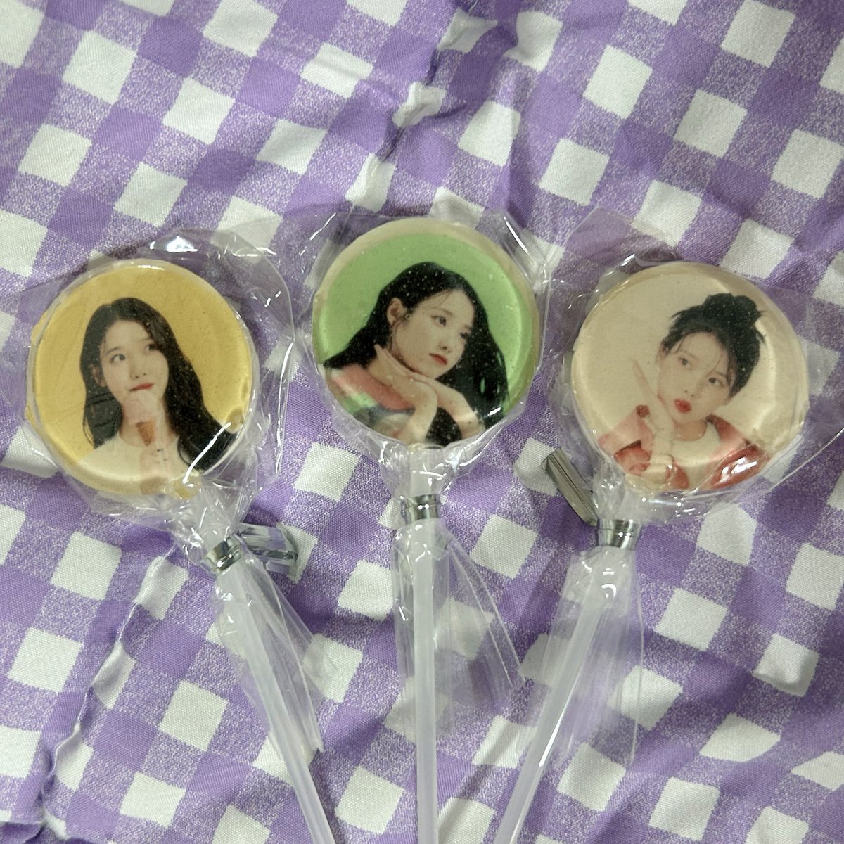 peelegg's tweet photo. 💜I+UN1VER5E 2023 아이유 팬콘서트 나눔💜

포토 캔디 나눔 합니다! 
(사진 부분도 사탕이라 먹을 수 있어요)
*종류 &amp; 맛(포도, 체리, 파인애플, 오렌지, 사과, 바나나) 랜덤이에요!

날짜 : 9월 24일 일요일
수량 : 총60개

당일에 장소, 시간 올릴게요! 
토요일은 늦게 갈 예정이라 소량만 들고가요 https://t.co/WD8PX2lOVZ