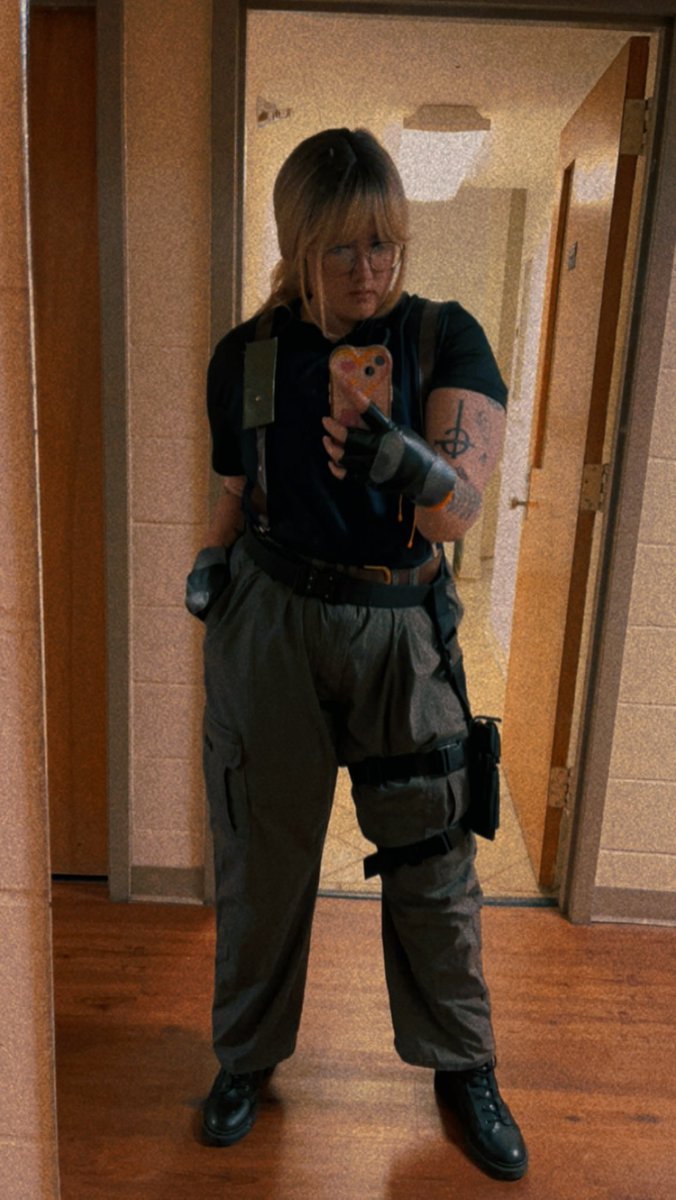 danyale ♡’s leon tweet media