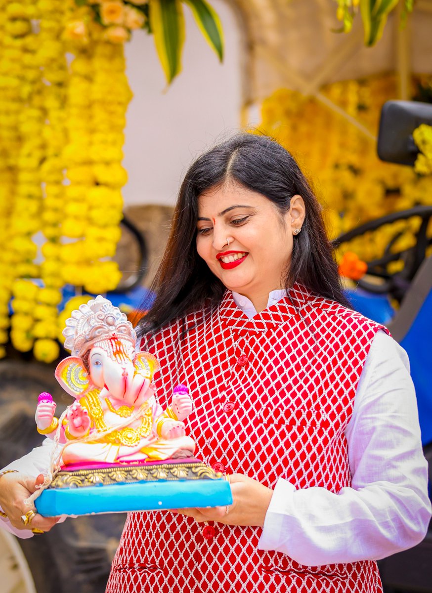 गणेश चतुर्थी निमित्त सर्वांना शुभेच्छा!🌺🌺🌺

गणपती बाप्पा मोरया, मंगलमूर्ती मोरया !