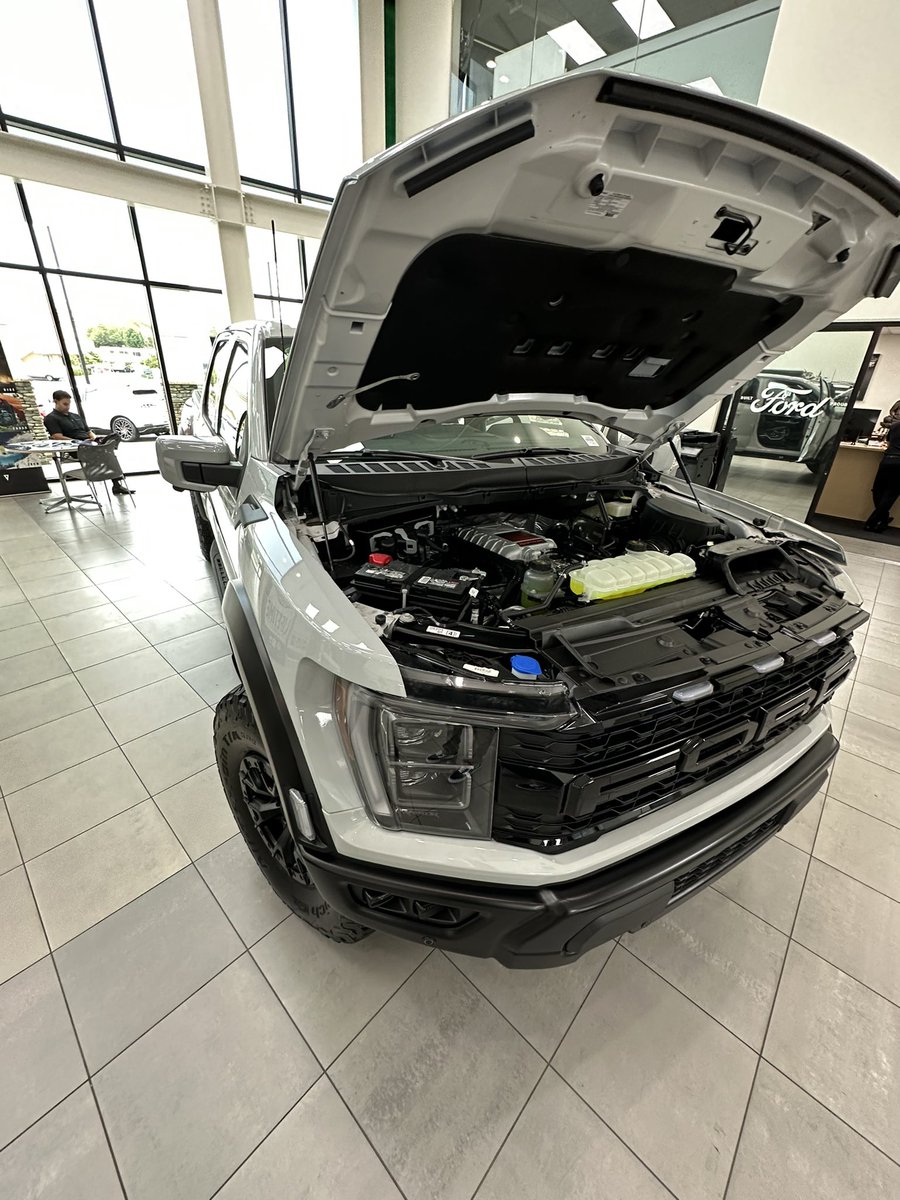 whip_test's tweet photo. $70k “Market Adjustment” on this #raptor R 🥶 who’s in the market for a $200k truck?? 👀 #dealership #california @Ford @jimfarley98 https://t.co/tK5NM0BVbp