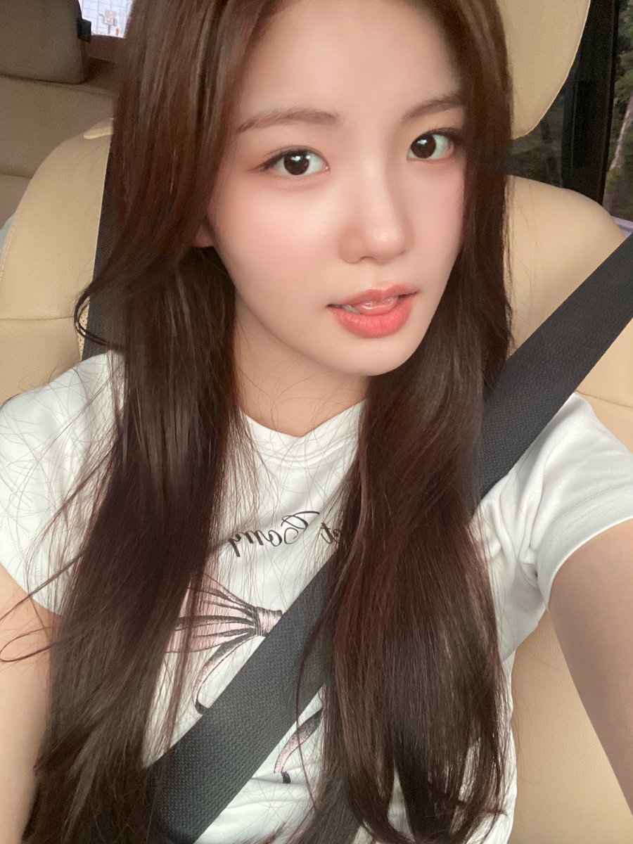 yoosuapics's tweet photo. SHE IS 🌸
#SUA #CSR #첫사랑 #수아 @CSR_offcl https://t.co/tzgKpppqiU