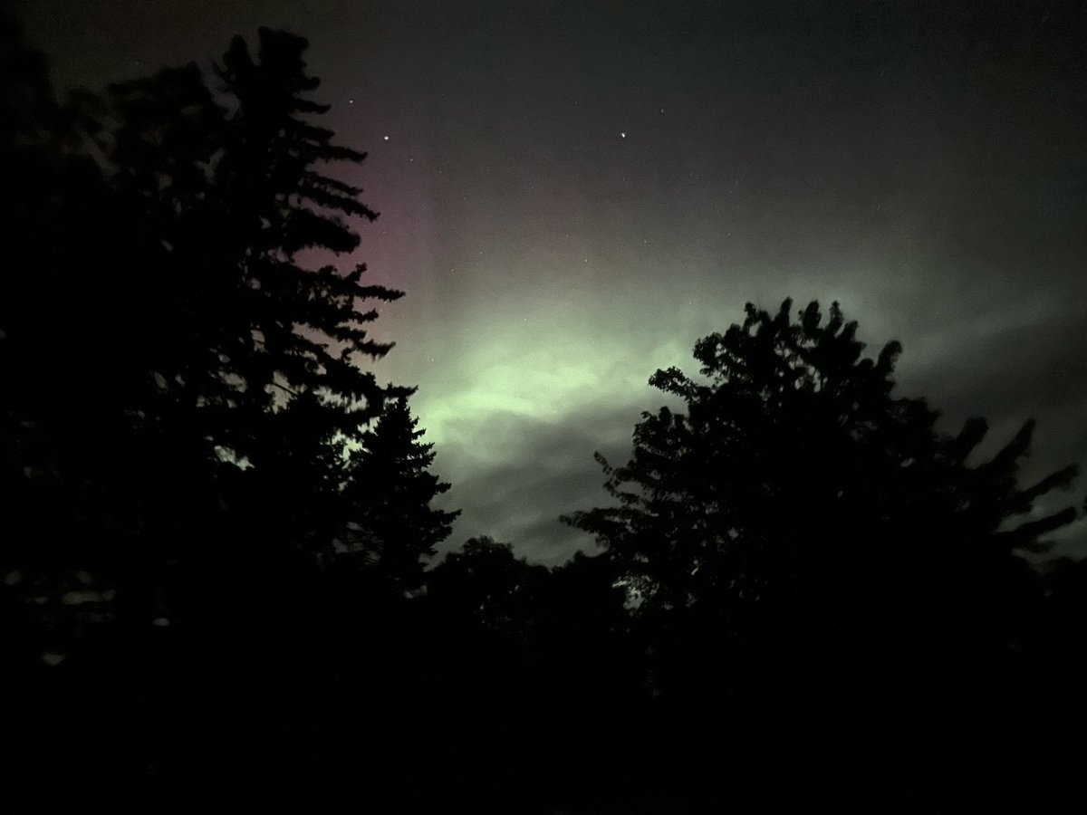 JonErdahl's tweet photo. Seen in NE South Dakota this hour. Beauty display. @AuroraNotify @NorthLightAlert https://t.co/V3iooQrXIS