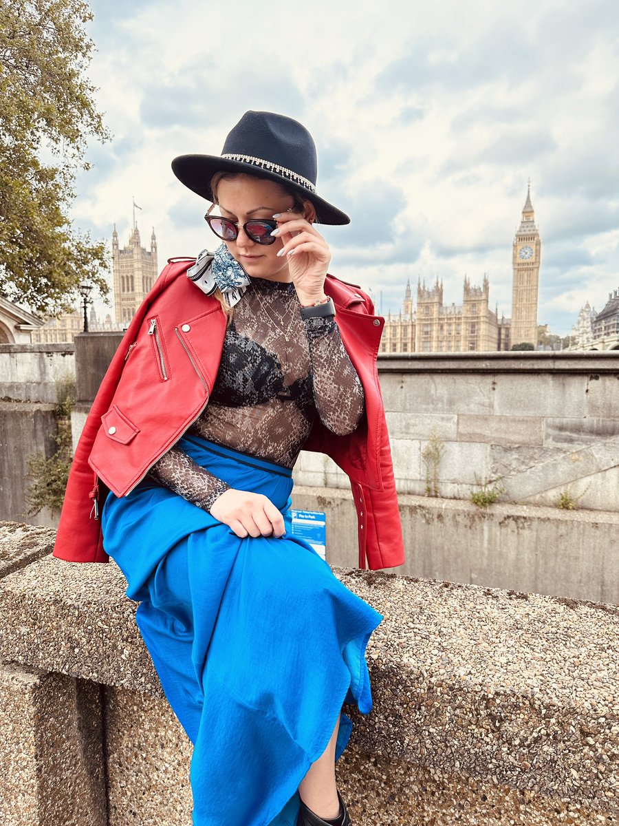 🇬🇧✈️
#diamonddusts #latviangirl #latvian #london #londonlife #londonstyle #londoncity #visitlondon #visitengland #whatiwear #whatimwearing #ootd #ootdfashion #stylediva #fashionstyle #fashionkilla #goodvibes #goodvibesonly #travelphotography #bigben #bigbenlondon #enjoylife