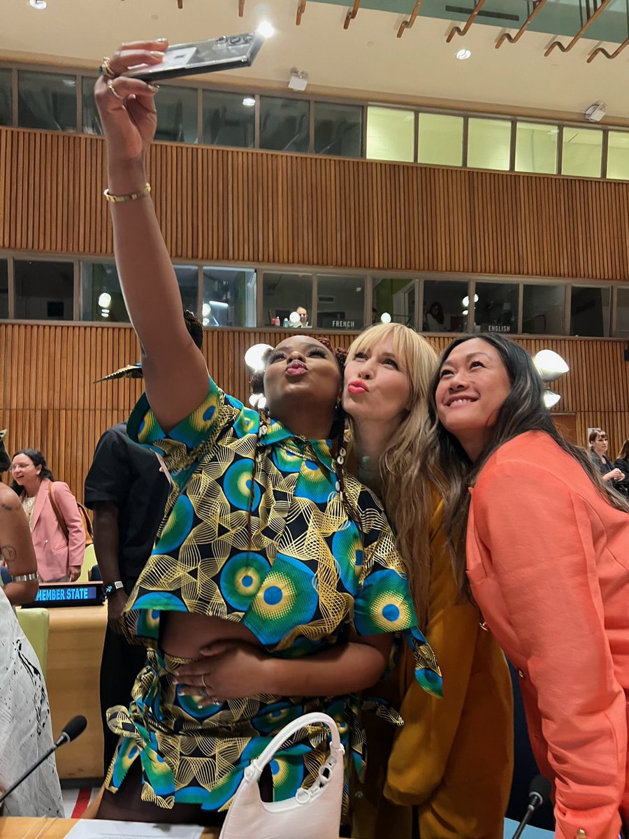 This wknd I experienced a bucket list moment while performing within the walls of the #UN headquarters in NYC with the one and only #natashabedingfield Art & policy work hand in hand. Feeling energized to continue learning how to blend the two together. Hopeful. Grateful #UNGA
