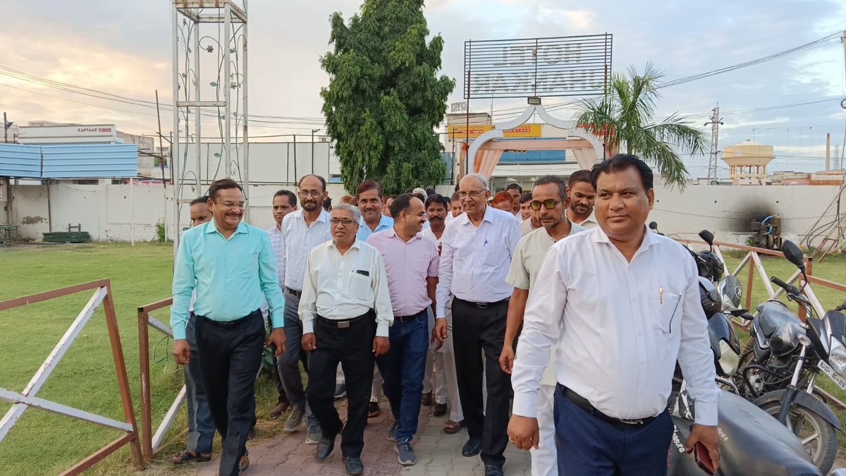 ajaar2023's tweet photo. 📍अलवर , राजस्थान

सामाजिक न्याय यात्रा का अलवर जिला मुख्यालय पर प्रबुद्ध जनों के साथ दलित एजेण्डे पर विस्तृत विचार विमर्श हुआ|

#सामाजिक_न्याय_यात्रा_2023  #हक़_है_खैरात_नहीं #dalitagenda2023 #ajaar #rajasthan #rajasthanelection2023 #राजस्थान https://t.co/HgkYpIe2vE