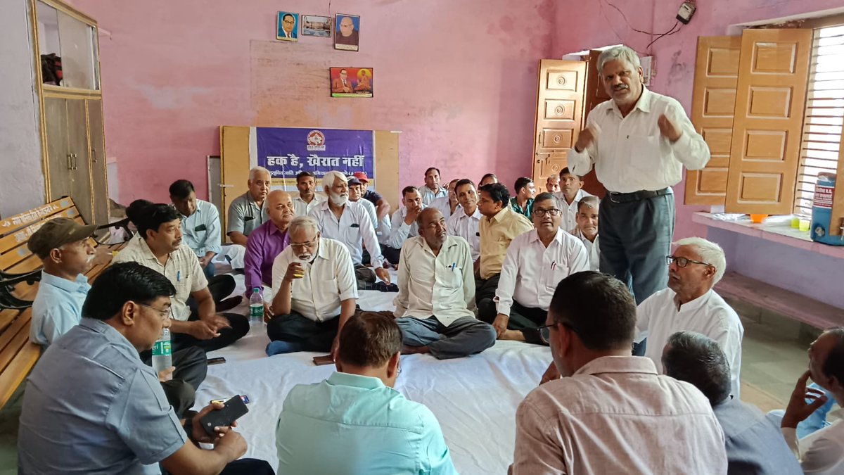 ajaar2023's tweet photo. 📍डीग, राजस्थान
डीग के भीम आश्रम में सामजिक संवाद
#सामाजिक_न्याय_यात्रा_2023 #हक़_है_खैरात_नहीं #dalitagenda2023 #ajaar #rajasthan #rajasthanelection2023 #राजस्थान https://t.co/u5ijuCNDYJ