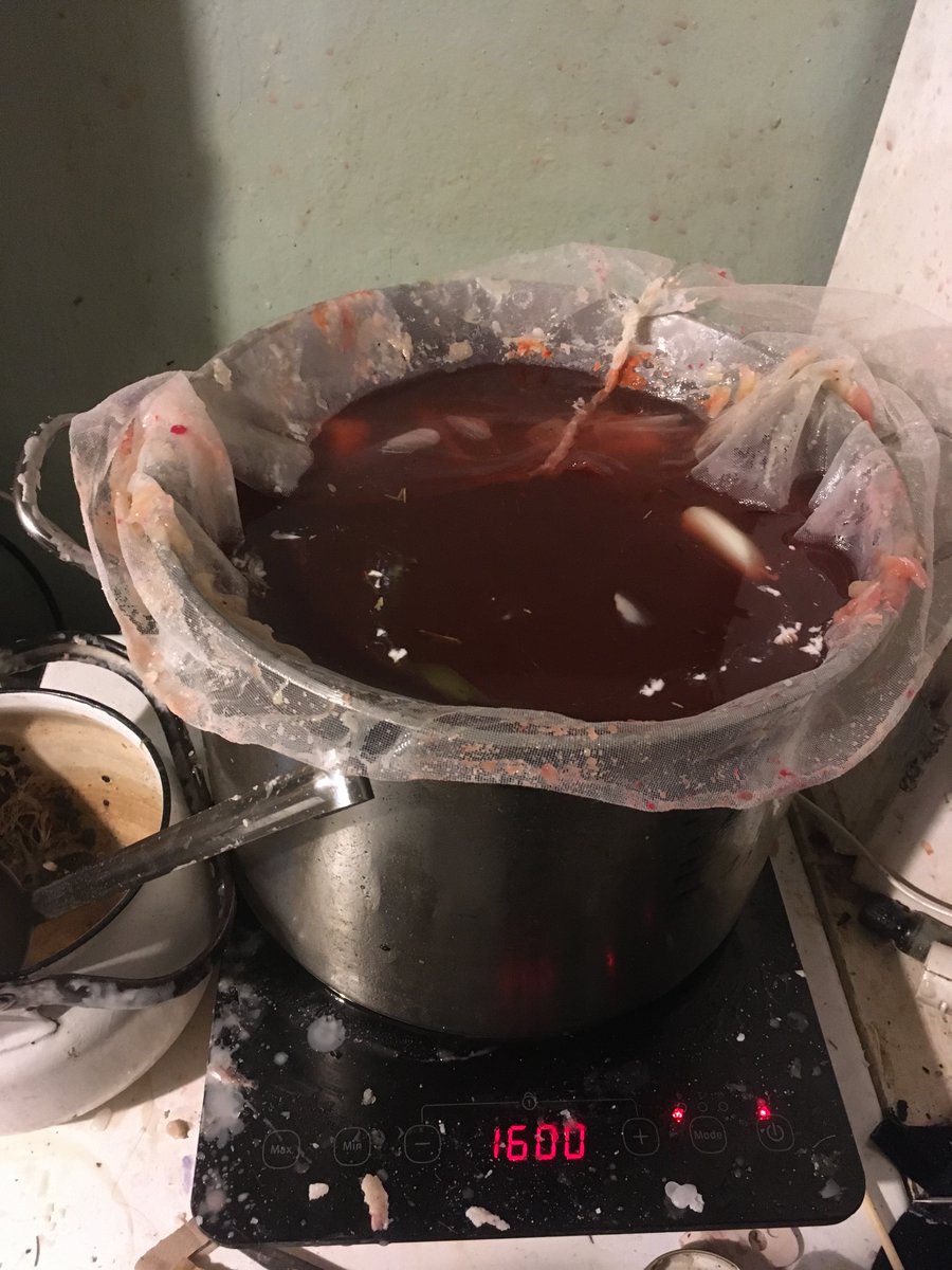 coastoflife_od's tweet photo. It looks like #borscht, but it is a mixture for #trenchcandle making:
- used🕯️ from #Bochum #Germany
- 🌻 oil
- #stearin candle-ends from a popular restaurant
All together they become #trench #candles!
#Support:
PayPal alpenhogs@te.net.ua -candles
💳https://t.co/JGIfp4F2qm https://t.co/4lZddvkd4b