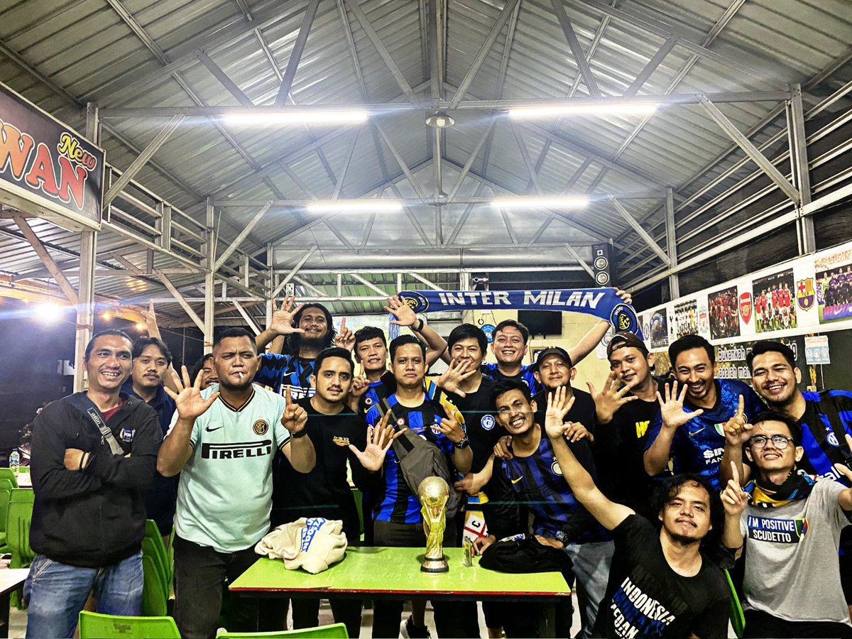 Dokumentasi nobar kemarin. Grazie Kawan-kawan Pejuang Nobar yg udah datang nobar Derby.

Salam 5 Jari 🖐️

#Inter #Nerazzurri #IMInter #IMMilano #IMNerazzurri #ForzaInter #ICI #InterClubIndonesia #ICIMedan #InteristiMedan