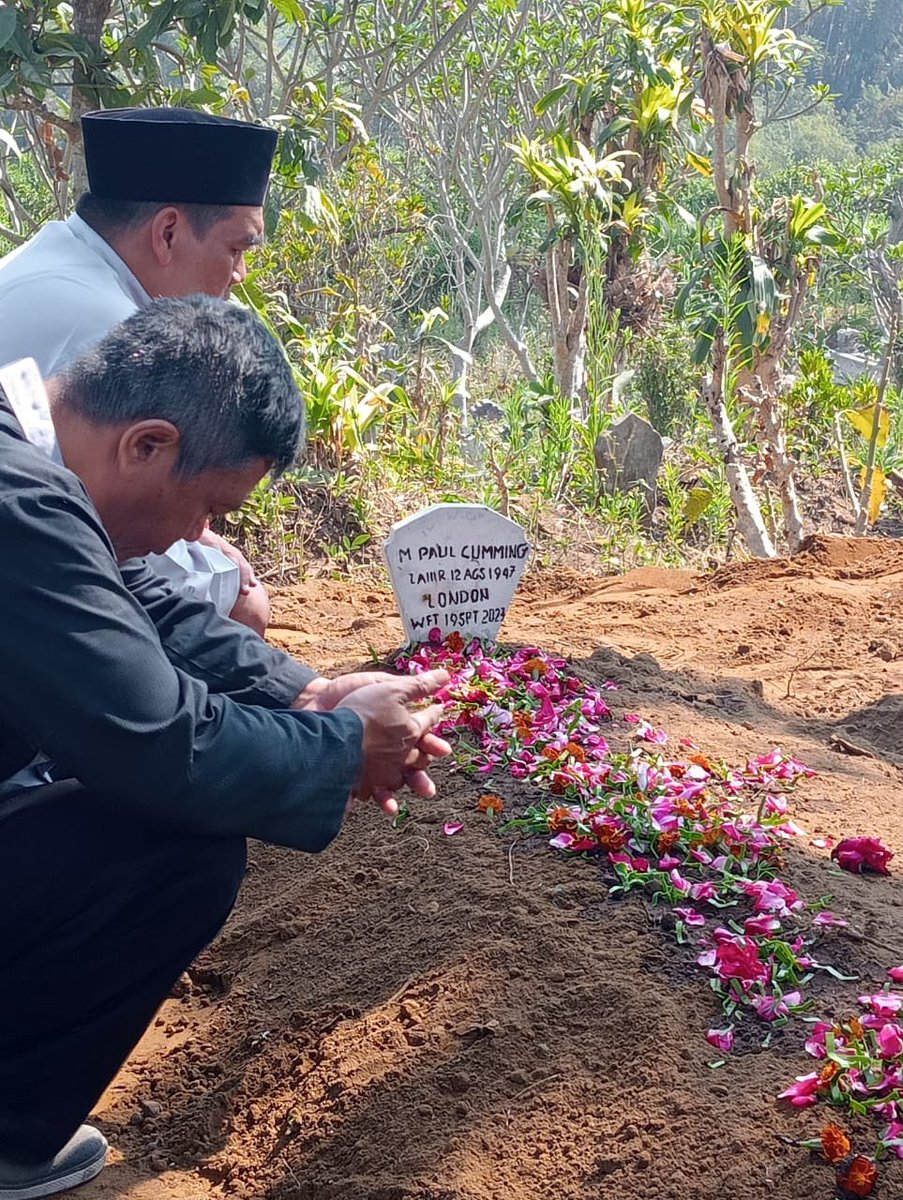 rodrigosantono's tweet photo. Berita Duka

Telah berpulang Bapak Mohammad Paul Cummings pada Selasa, 20 September 2023, pukul 05.30, pada usia 76 tahun, di kediaman beliau, di Poncokusumo. Kabar ini didapatkan dari istri beliau melalui Whatsapp.

Semoga husnul khotimah dan dimaafkan segala kesalahannya. https://t.co/J2XrCtfrJr