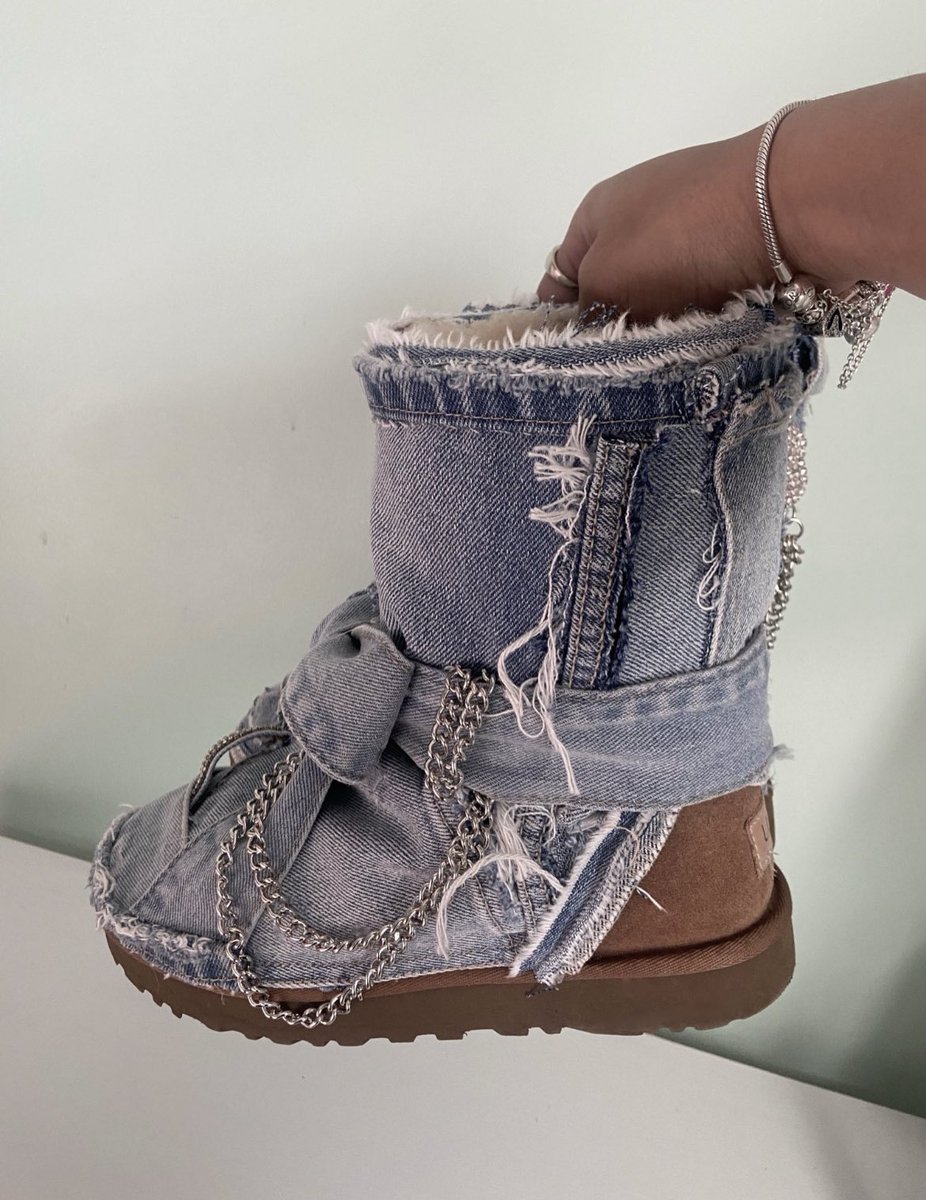 hushdadon_'s tweet photo. Y’all Wearin Deze Ugg Drops😍😍 https://t.co/xO3hd7lAuH