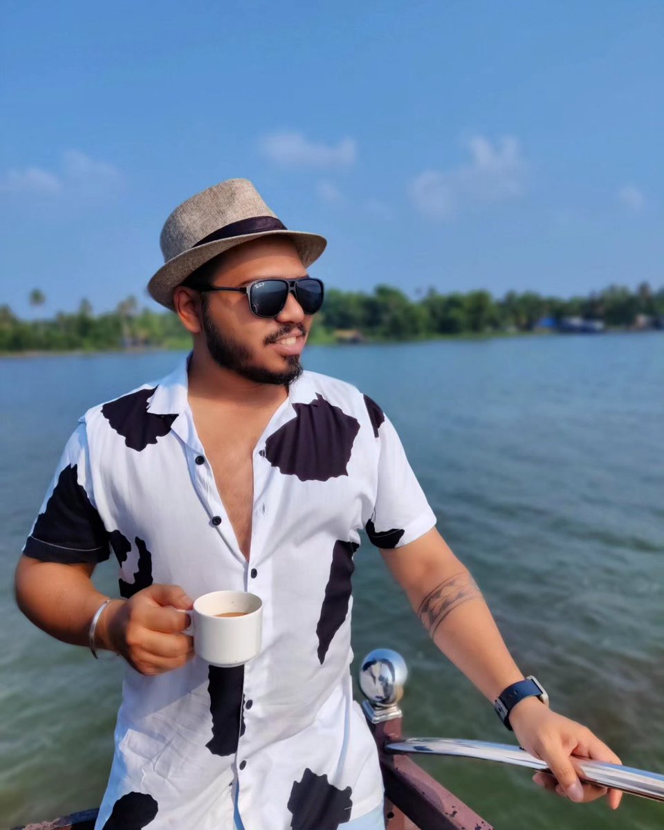grvroy90's tweet photo. Sometimes you need to step back from the chaos of life and smell the fresh air.
#traveldiary #kerela https://t.co/IJGP3Y99Vn