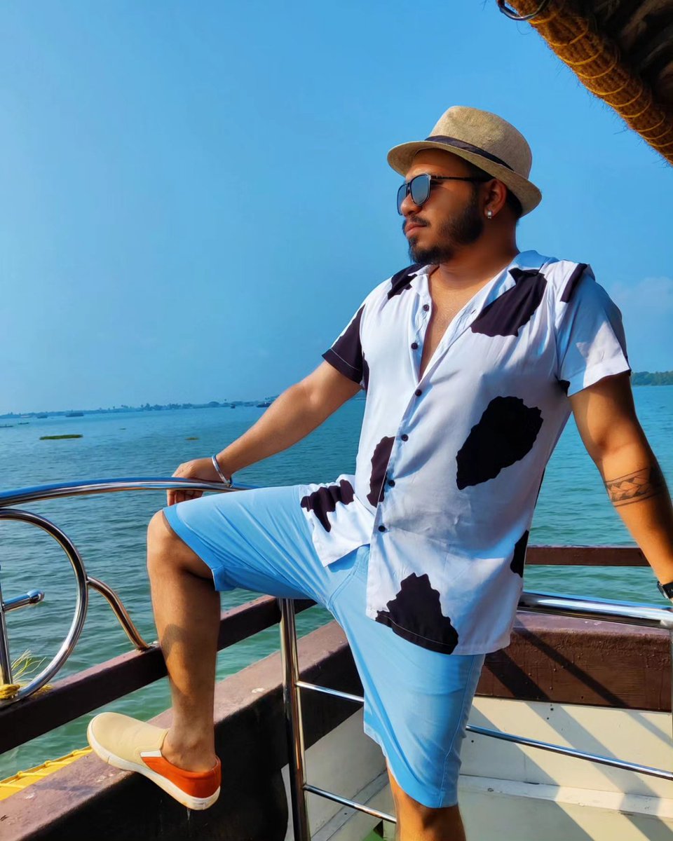 grvroy90's tweet photo. Sometimes you need to step back from the chaos of life and smell the fresh air.
#traveldiary #kerela https://t.co/IJGP3Y99Vn