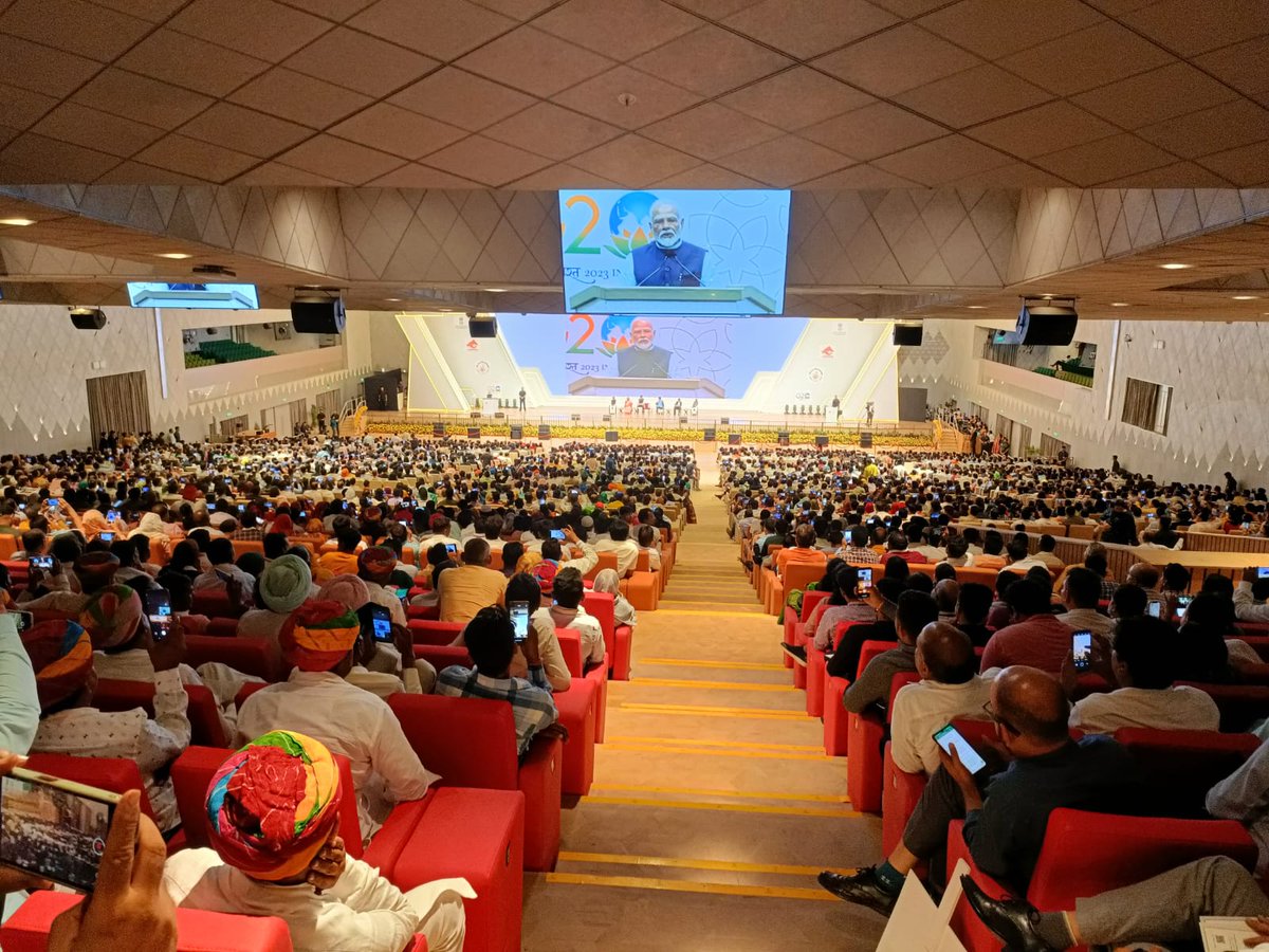 chounkspices's tweet photo. The Yashobhoomi Convention Center is poised to become a hub for prestigious events and gatherings We eagerly anticipate the opportunity to host successful meetings and exhibitions at this extraordinary venue where innovation meets tradition and heritage
#Yashobhoomi #startupindia https://t.co/9NJPQyGh1C