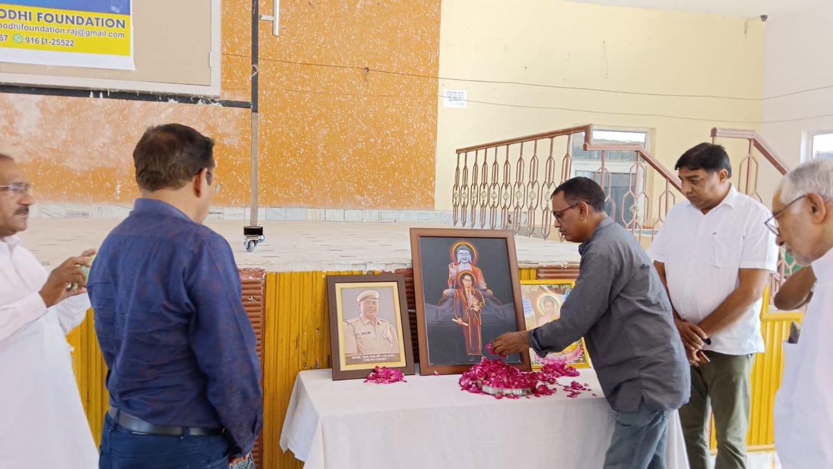 ajaar2023's tweet photo. 📍सूरतगढ़ (गंगानगर), राजस्थान
सामाजिक न्याय यात्रा गंगानगर जिले के सूरतगढ़ में बोधि फॉउंडेशन द्वारा आयोजित श्रद्धेय राम भज जी (राजस्थान पुलिस में सब इंस्पेक्टर) की आदरांजलि सभा में पंहुचकर आदरांजलि अर्पित की|

#सामाजिक_न्याय_यात्रा_2023 #हक़_है_खैरात_नहीं #dalitagenda2023 #ajaar https://t.co/6nJMYaMrmc