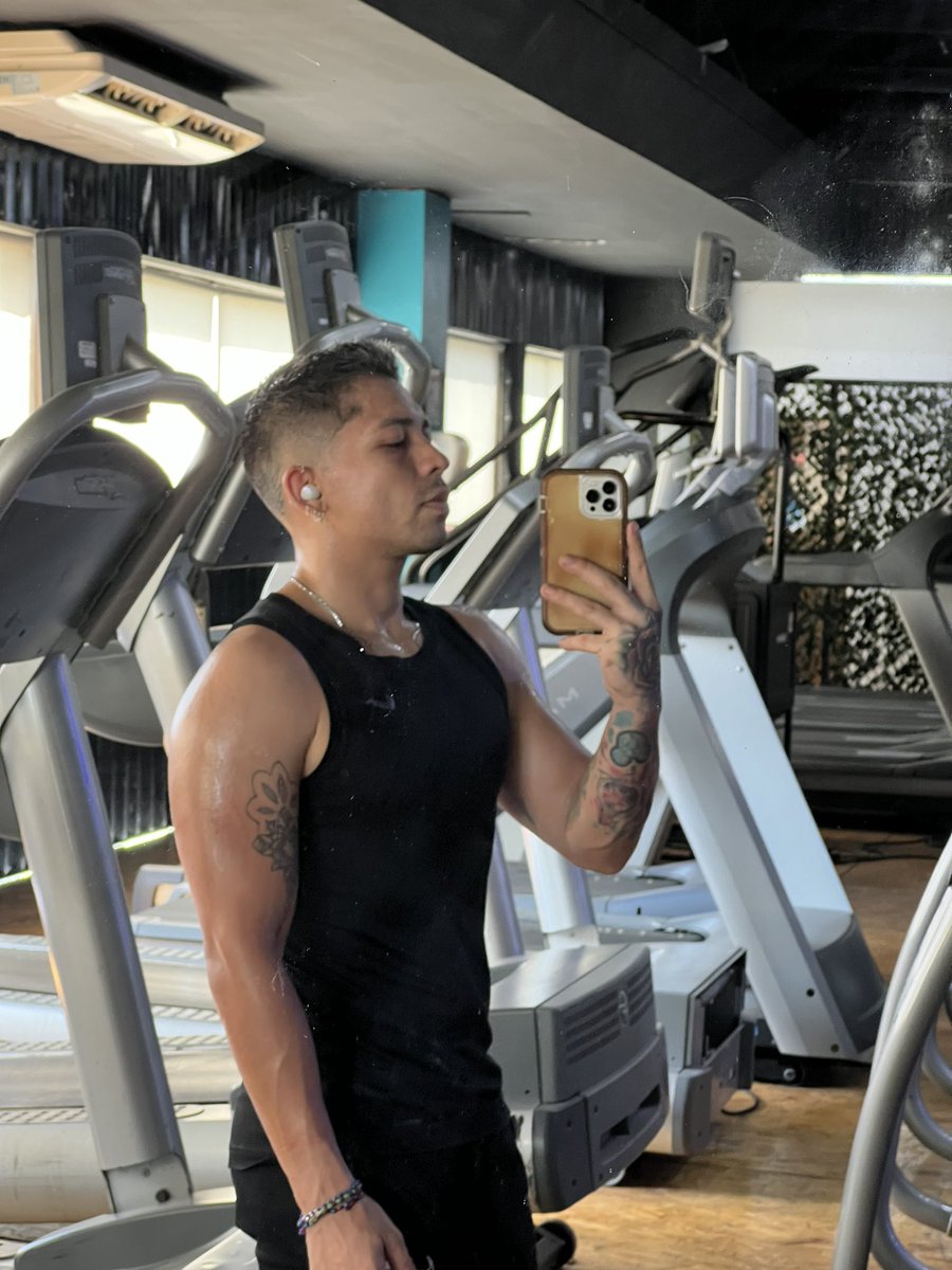 gi castro (@giivel) on Twitter photo 