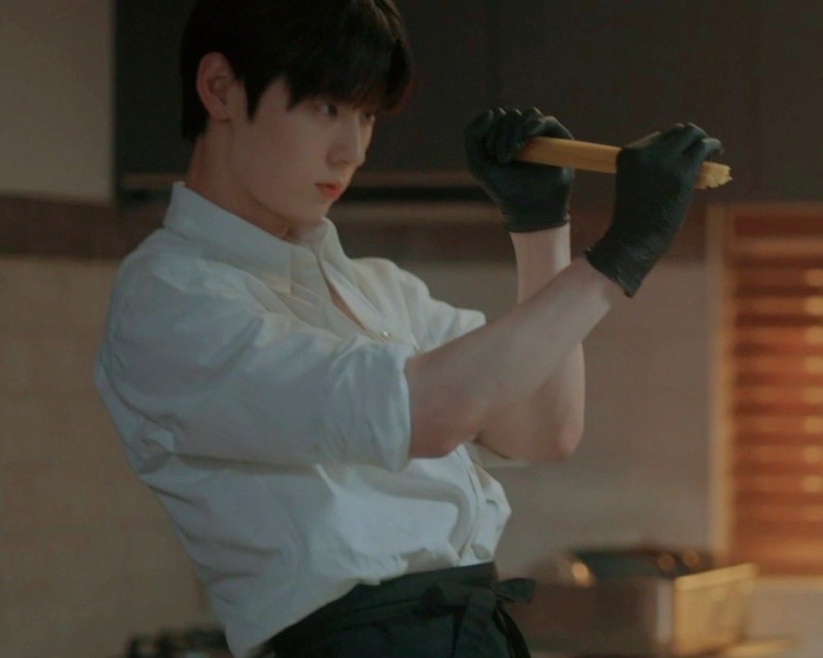 도하 요리하는 장면 다 귀엽지만 너가 나를 본 순간을 아주 잠시 떠올렸던 이 장면 제일 취향