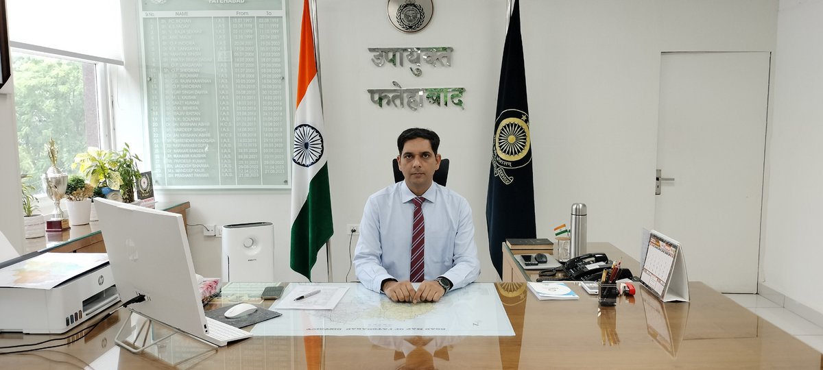 उपायुक्त एवं <a href="/JNV_Fatehabad/">PM SHRI JNV FATEHABAD HR</a> के अध्यक्ष <a href="/ajaytomer82/">Ajay Tomer</a> ने बताया कि कक्षा 9वीं व 11वीं में आवेदन करने की अंतिम तिथि 31.10.2023 है। चयन परीक्षा आगामी 10.2.2024 को आयोजित करवाई जाएगी।पंजीकरण और विवरण के लिए विद्यार्थी व उनके अभिभावक वेबसाइट navodaya.gov.in पर लॉगिन कर सकते हैं।