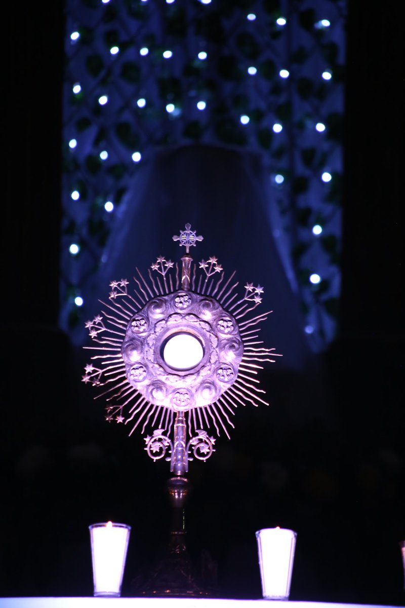 Que el Cuerpo y la Sangre de Jesús cubra a nuestra patria mexicana y al mundo entero.

1ra. Noche de Adoración #CieloabiertoAuditorioNacional2023 

Animó: <a href="/gersondanielmu/">Gerson Daniel</a> y Fabián Campos.