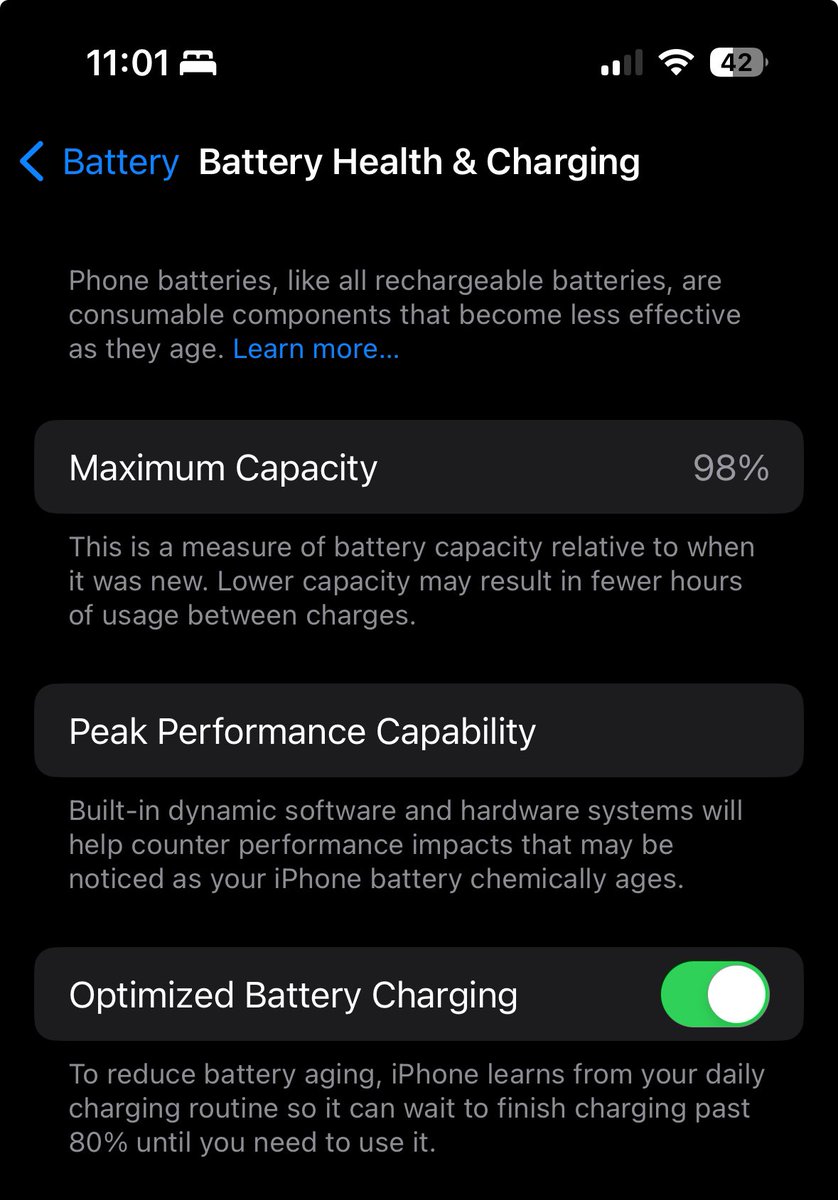 jlritte's tweet photo. @samkohl Mine is going strong: charge with an old iphone Xs “cube” and no more than 80%. Takes a while, but last longer… https://t.co/QruTXLiW7t