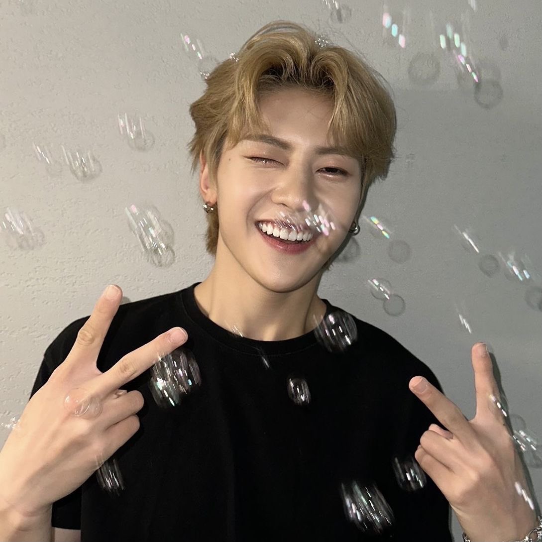 fall1ngst3rsie's tweet photo. ๐ ุ ๐ณ๏ธ ( . #DHTRG #DreamiesInGreece โก๏ธ. dr : ๐! ๐
๐ฎ๐บ โบ โ๏ธ @dreamhacts
Hoy todos los presentes sabrรกn quiรฉnes son los dreamies. https://t.co/GXwugCGln8