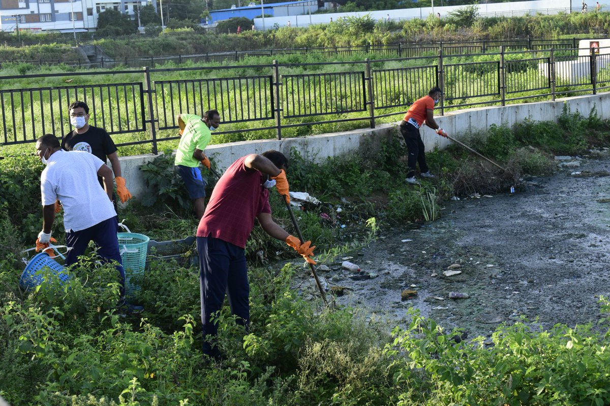 Mansoorabad Lake clean up drive #IndianSwachhataLeague2 @MOHUA_India @SwachhBharatGov @Secretary_MoHUA @RoopaMishra77 @KTRBRS @CommissionrGHMC @GHMCOnline @DRonaldRose @swachhhyd @HiHyderabad #SwachhataHiSeva #HyderabadSwachhChampions #YouthVsGarbage #GarbageFreeIndia