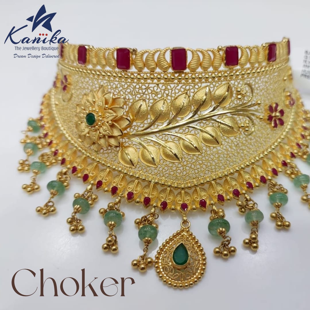 Elevate your style with this stunning gold choker! Perfect blend of elegance and grace. 

#GoldChoker #FashionEssentials #GoldChokerGlam #NecklaceLover #SparklingNecklace #GemstoneNecklace #ChokerLove #JewelryAddict #NecklaceLove #ChokerNecklace #ChokerTrend #TrendyChokers #Choke