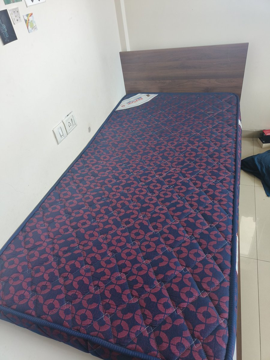 saahi_seeni's tweet photo. @BangaloreRoomi single size mattress and wooden bedframe for sale! Dimensions of mattress - 72in x 36 x 5. Less than a year old, and in near perfect condition ✨ selling both for 9k (buying price was 14k), pickup from Jayanagar 1st Block! Dm if interested :)) https://t.co/W8aXHPB2tk