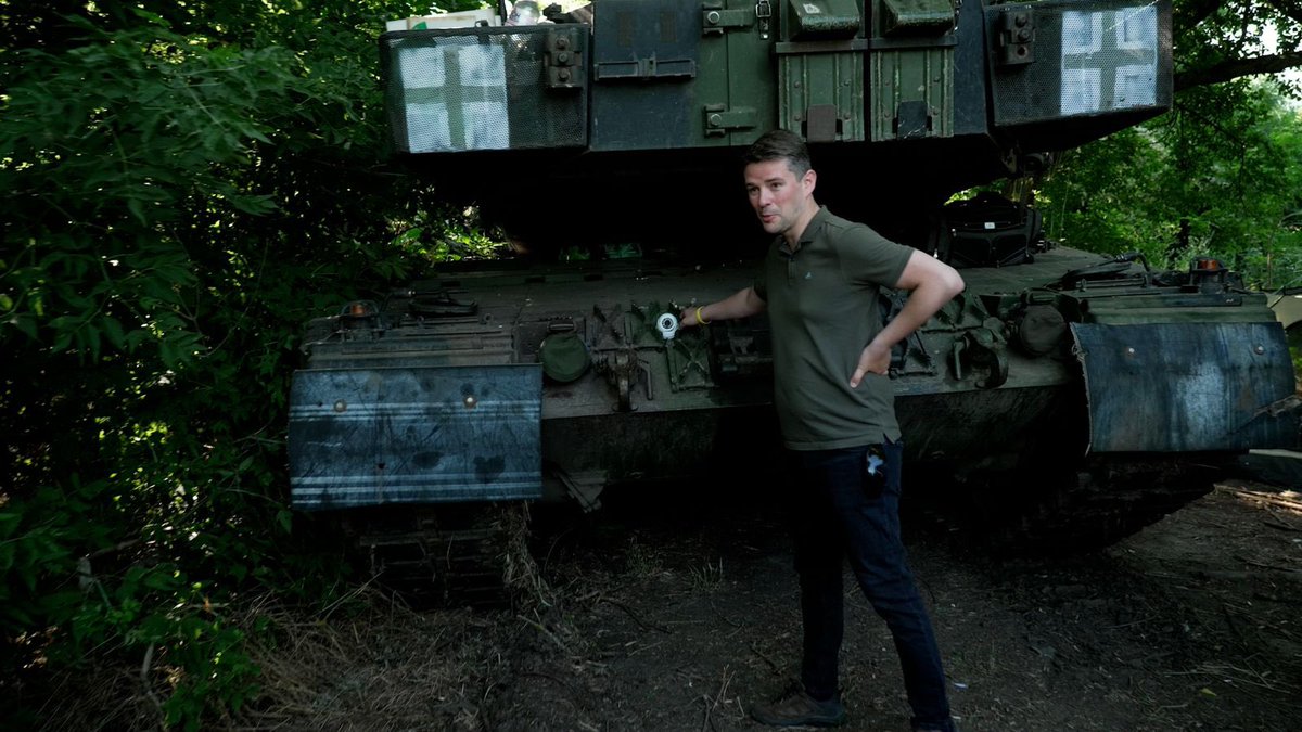 MarcusFaber's tweet image. Liebe Freunde,

18 #Leopard2 hat die größte Volkswirtschaft Europas gegen #Putin|s #Angriffskrieg bereit gestellt. 18 #Leo2 auf 1300 km Front. 18 entsprechen 5 % des eigenen Bestands. Ist das Solidarität in der #Zeitenwende? Wir können den Überfallenen zweifellos mehr helfen.