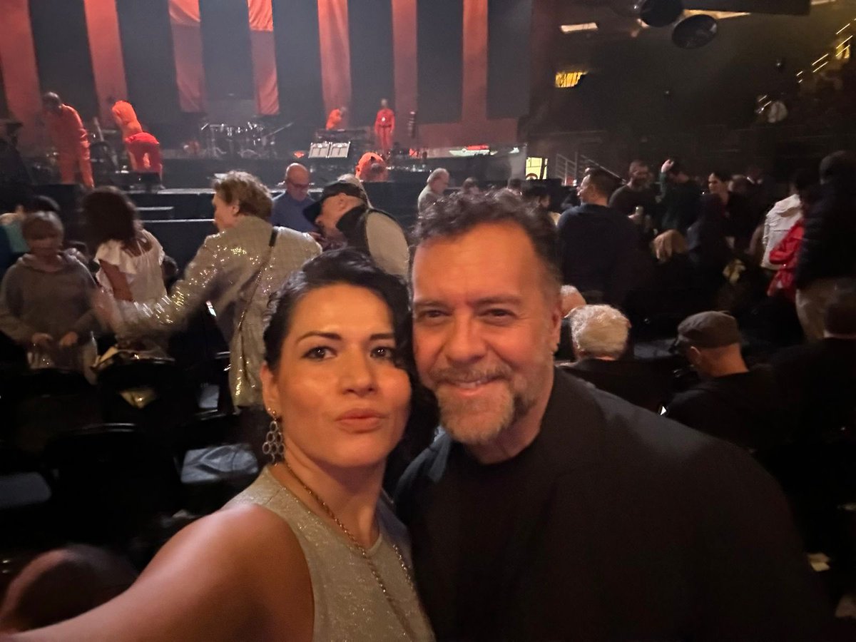 kerygmafloresmx's tweet photo. …hay noches. ✨✨✨♥️🖤

#petergabriel
#PG23 
#petergabrieltour2023 https://t.co/LBQrGGHBA5