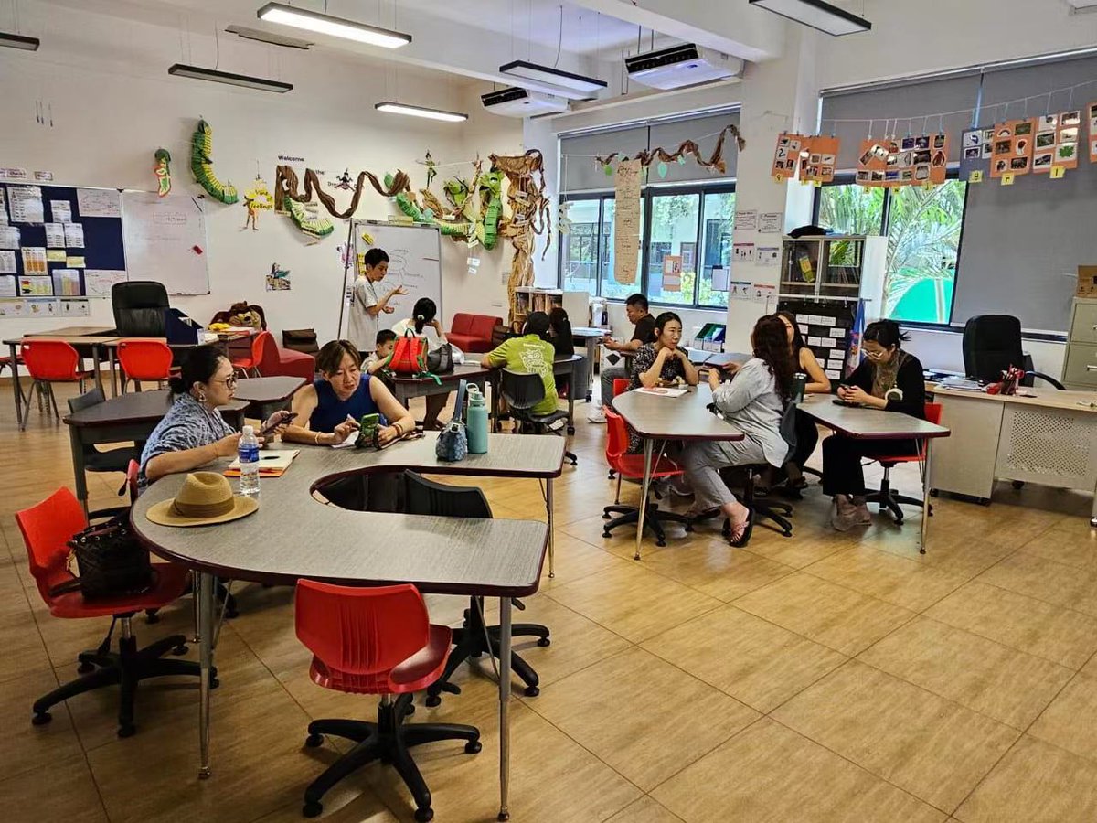 StShattuck's tweet photo. With the help of Miss Elaine and Miss Tripti, the Parents/Caregivers had fun learning in Miss Jay's afterschool ESOL(English for Speakers of Other Languages) class!

#SSMFC #internationalschooljohor #internationalschoolmalaysia #forestcity #shattuckeducation #studentcentered https://t.co/CUEHIahFAF