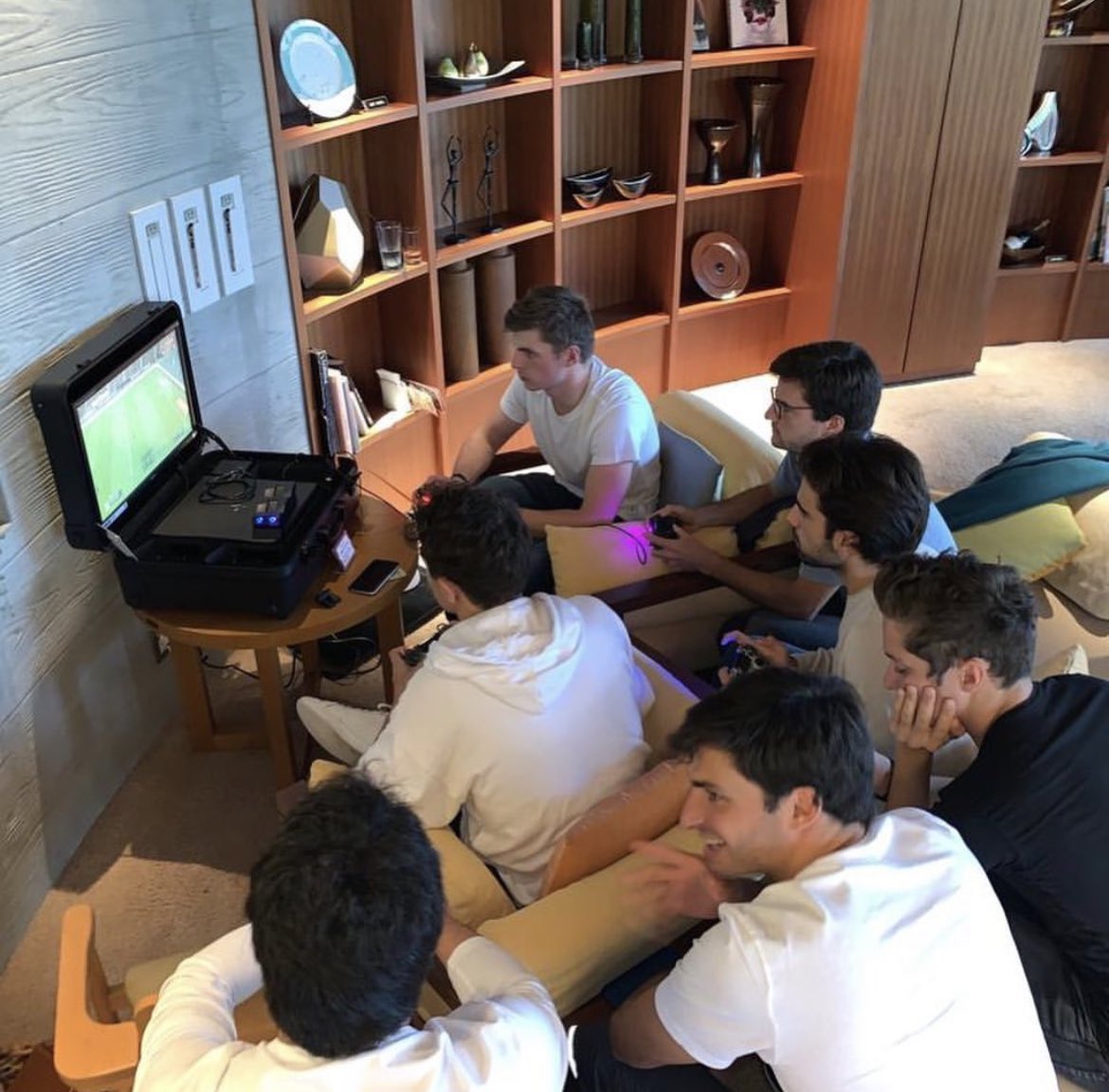 redbullf1france's tweet image. Out of context #JapaneseGP🇯🇵 🎮⚽️