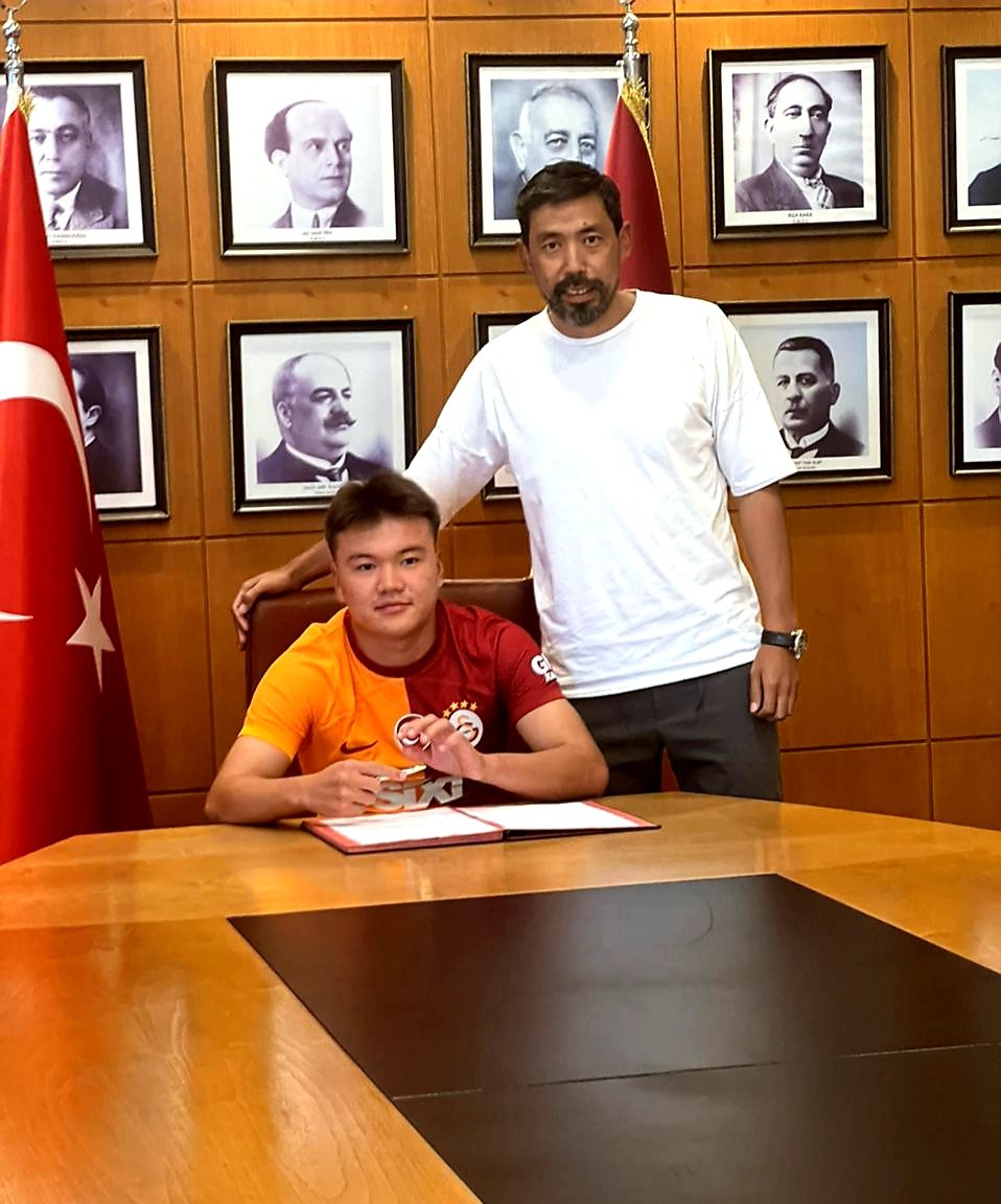 semetei_s's tweet photo. Жаңы долбоор.
Жаңы баштоо.
✍⚽️ https://t.co/E9XXpRsnK8