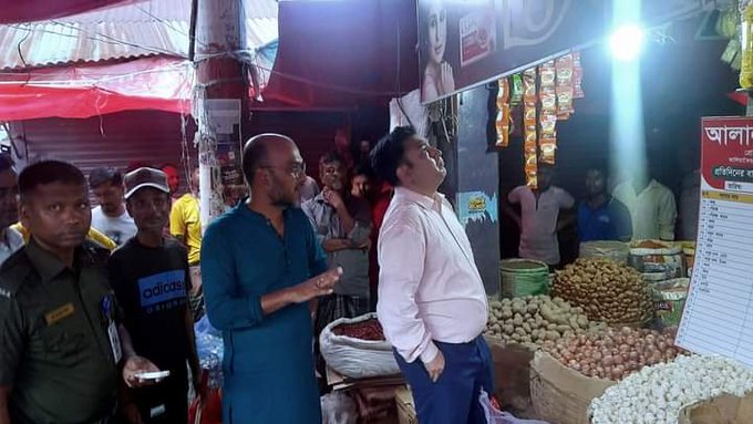 কালিয়াকৈরে দ্রব্যমূল্য বৃদ্ধি ভ্রাম্মমান আদালতের জরিমানা