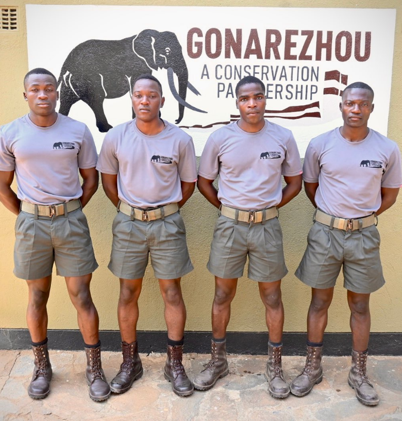 The Rangers of Gonarezhou National Park 🐘🇿🇼

Just over a year ago we donated 10 pairs of AR8 boots for a team to test out🤔
Working in some pretty serious conditions a test period was required to see if the boots really can out perform all others before a full team roll out🙏